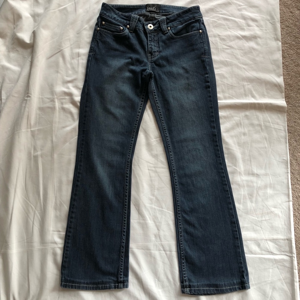 Yanuk Relaxed Bootcut Dark Wash Jeans. Size 26